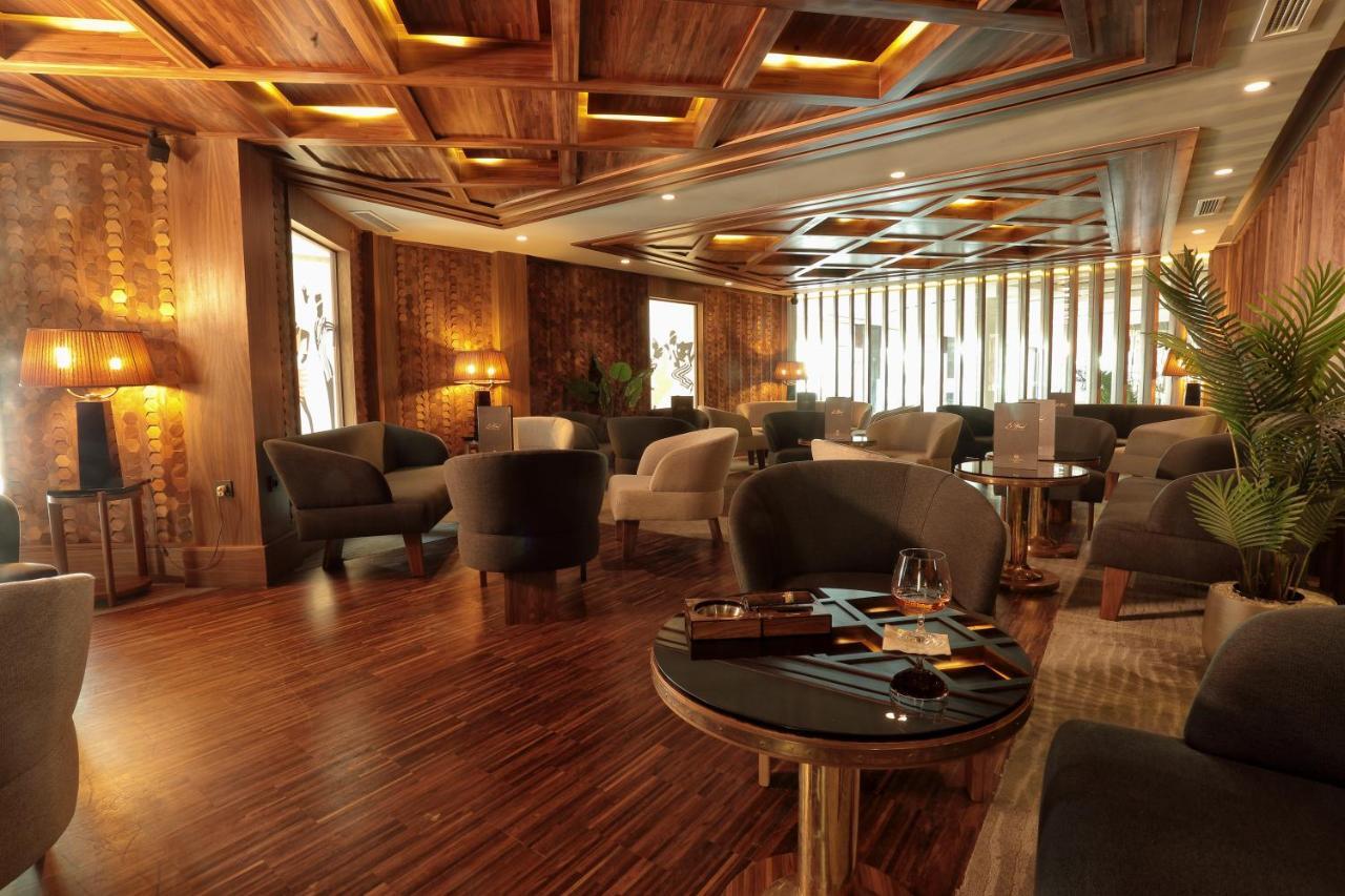 Le Palace D'anfa Hotel 5*