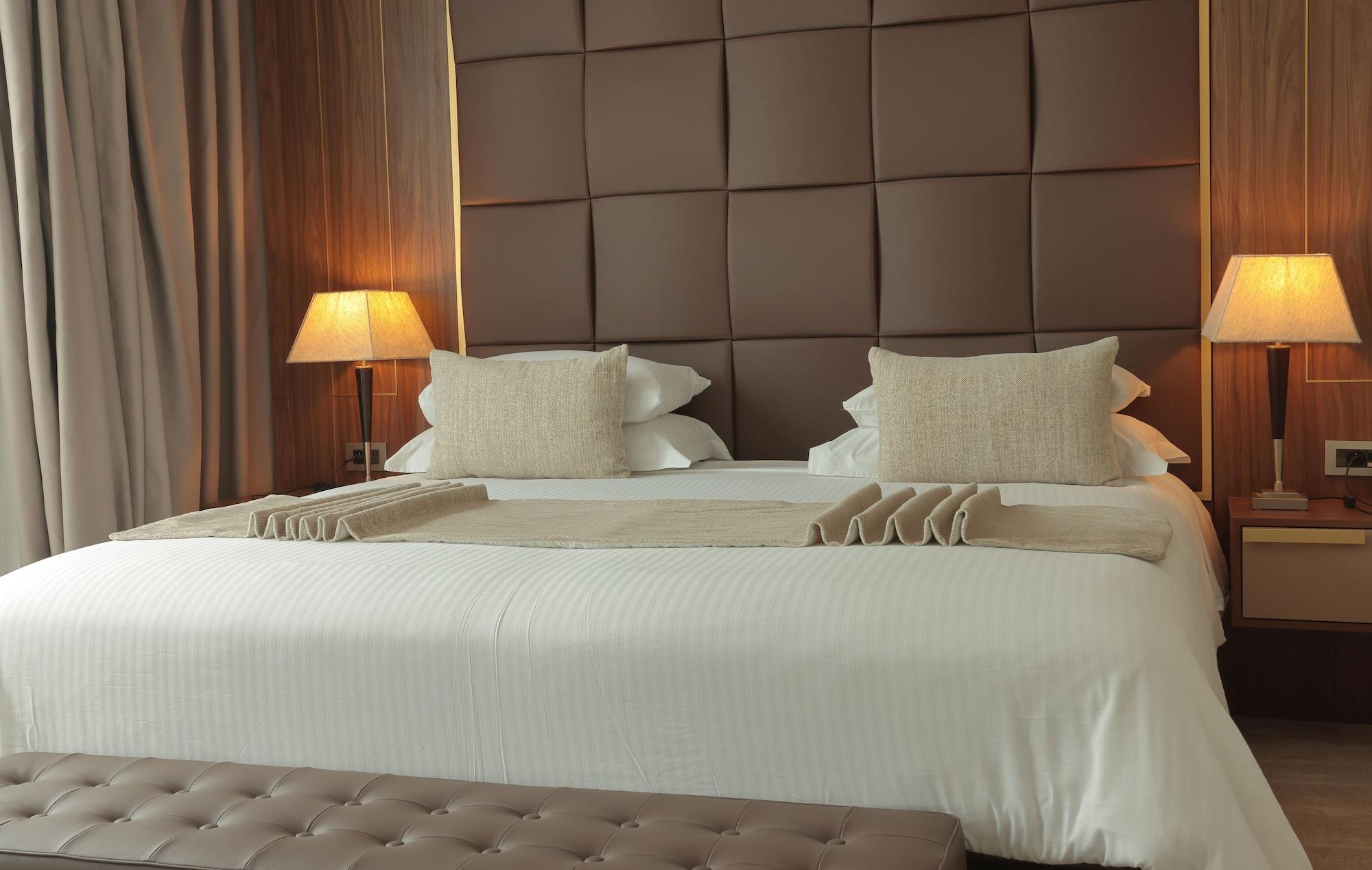 Le Palace D'anfa Hotel
