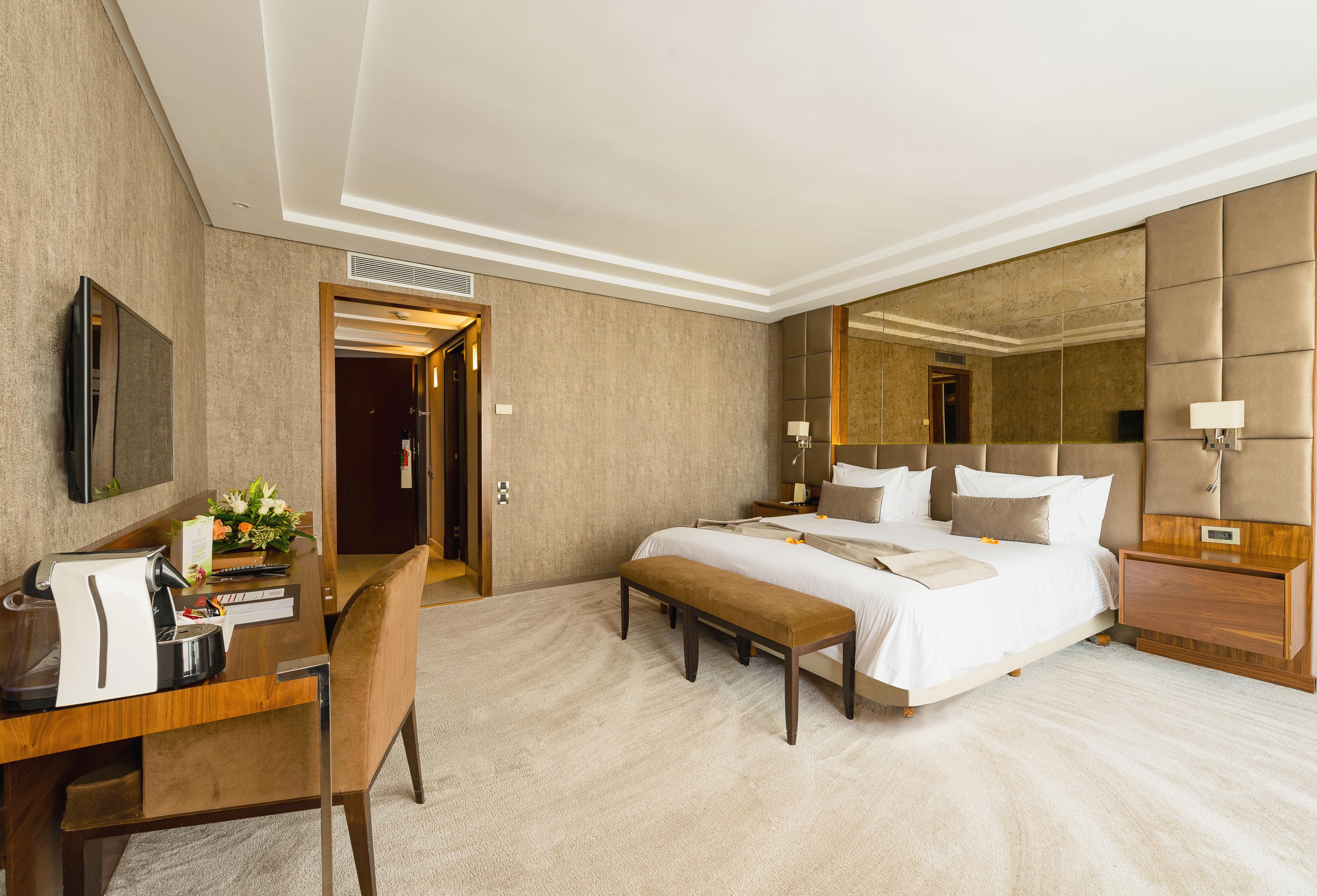 Le Palace D'anfa Hotel