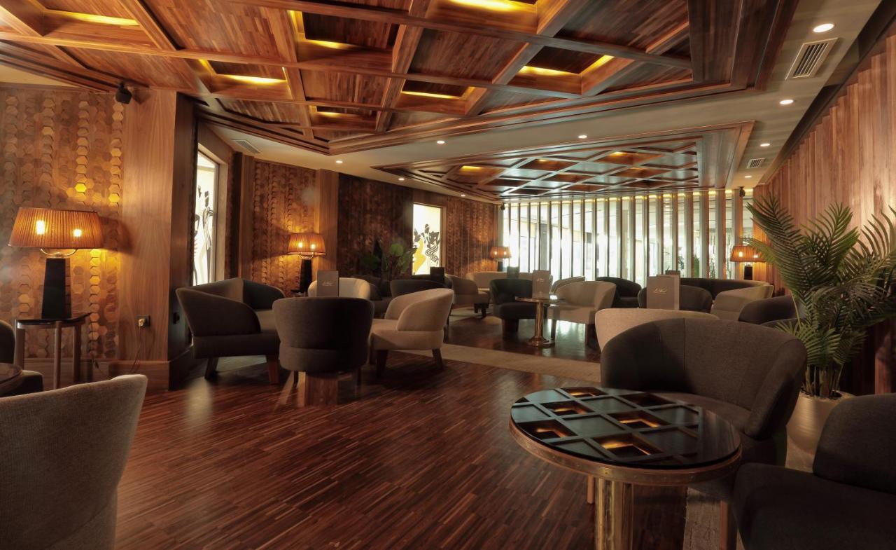 Le Palace D'anfa Hotel